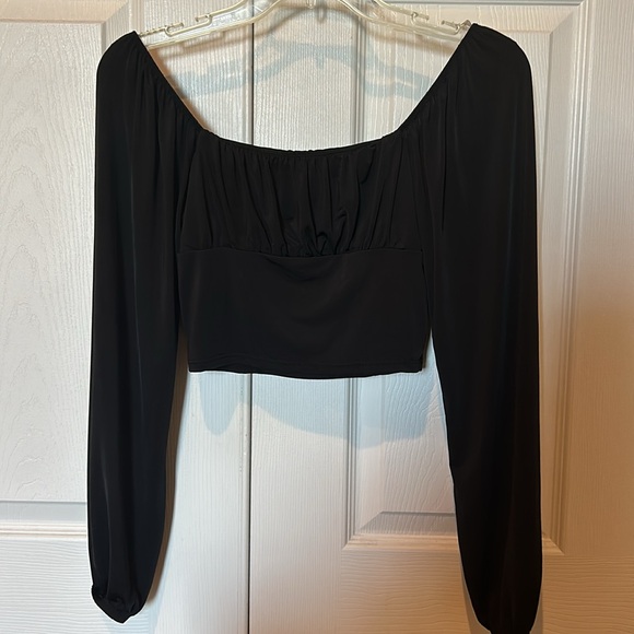 *5/$15* EUC, Live in the Moment, women’s, long sleeve polyester/spandex crop top - Picture 5 of 6